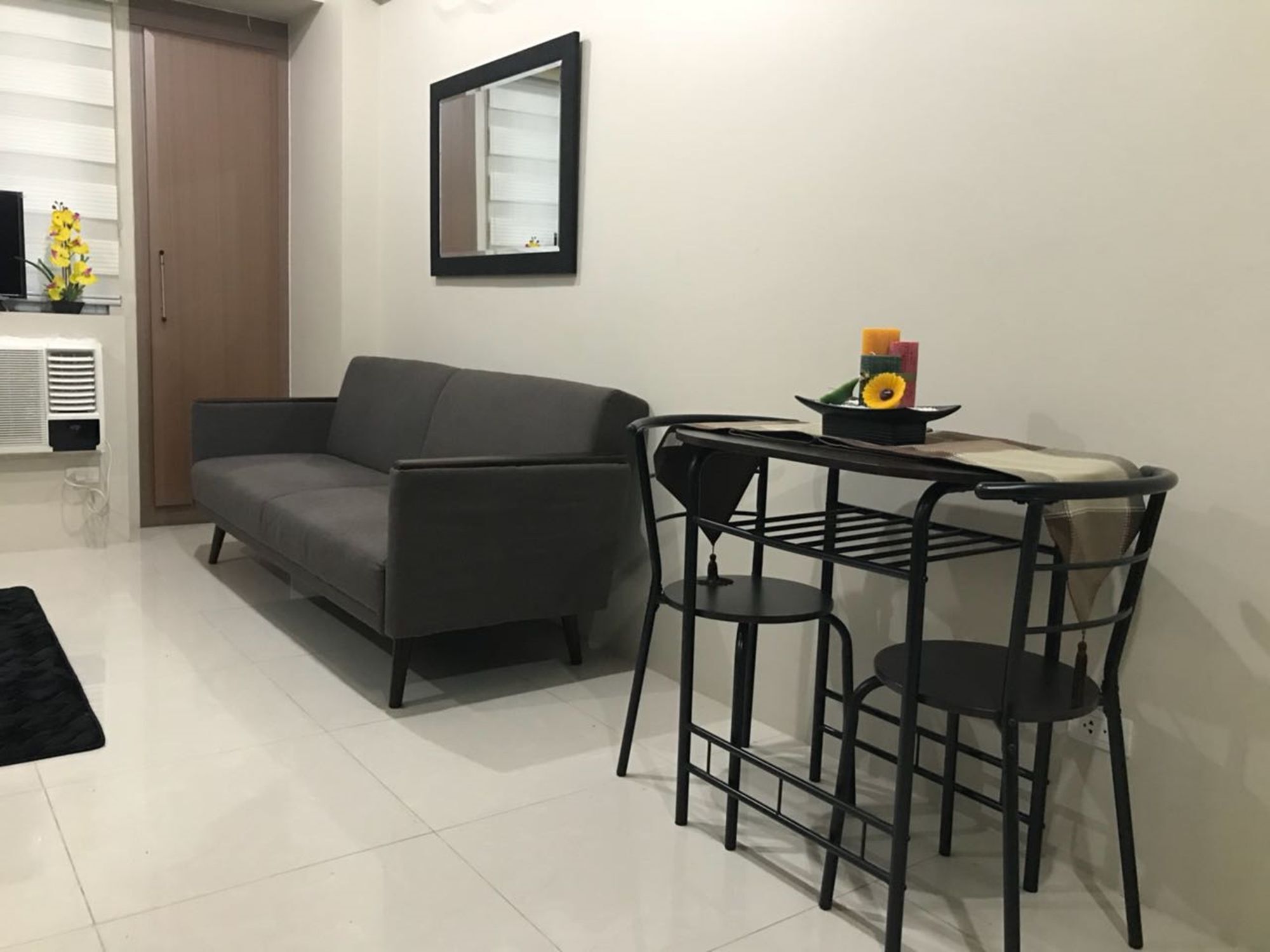One Palm Tree Apartments Manila Exterior photo